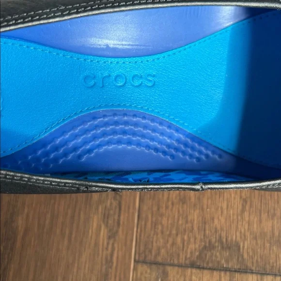 Crocs A-Leigh Closed Toe Wedge - Picture 7 of 9